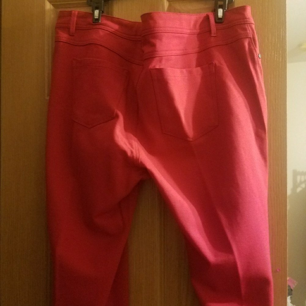 Red pants - Picture 2 of 2